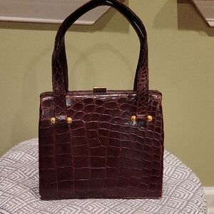 Sophisticated Crocodile-Embossed Shoulder Bag